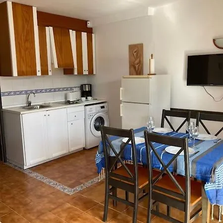 Apartmán Avec Piscine Et Jardin Et Wifi *
